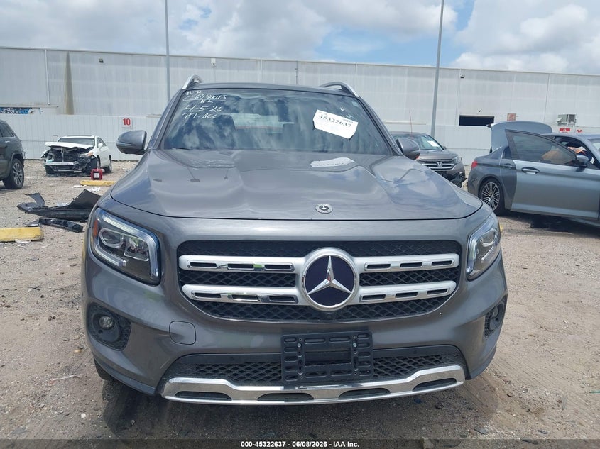 MERCEDES-BENZ GLB 250 - zdjęcie 13
