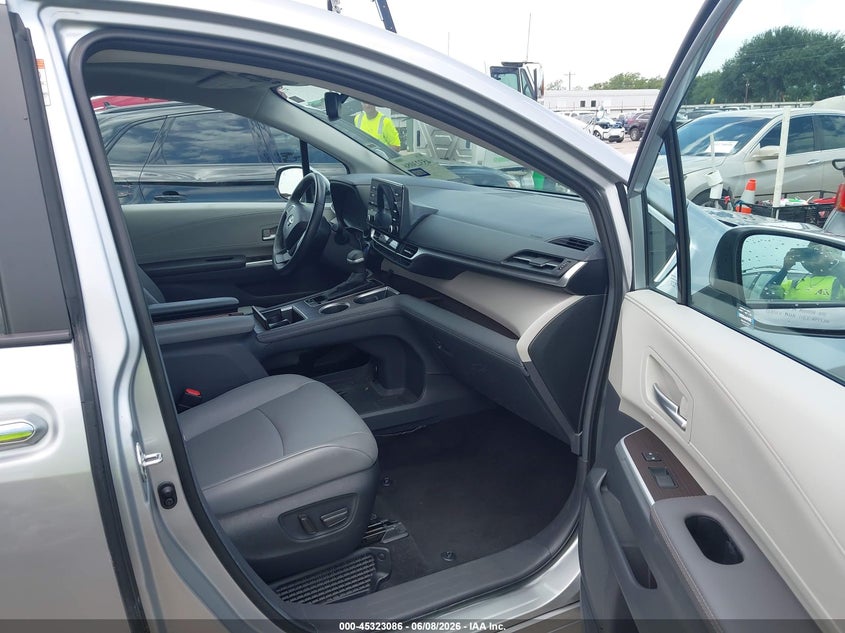 2023 TOYOTA SIENNA  (VIN: 5TDYRKEC3PS176278)