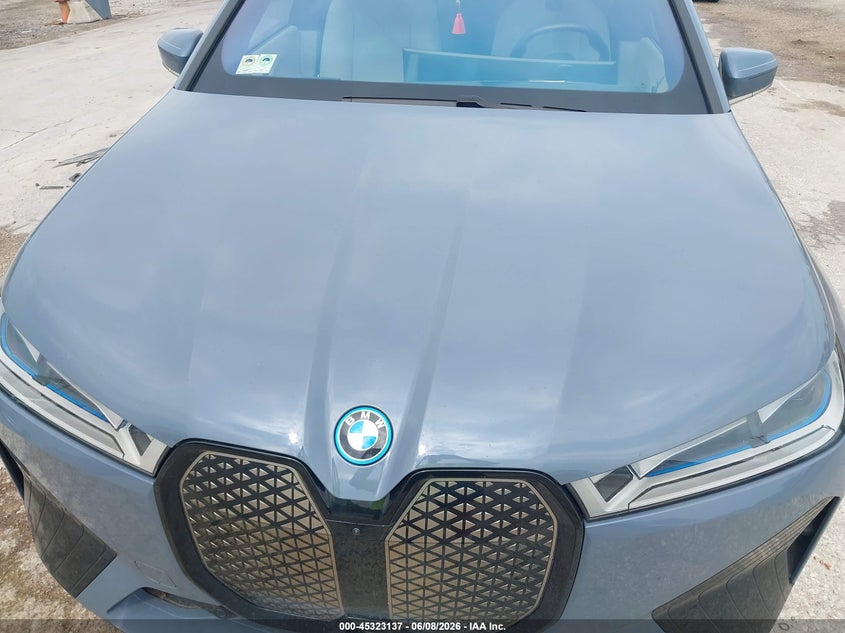 2024 BMW IX auction photo 6