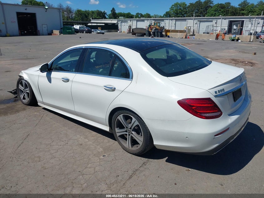 MERCEDES-BENZ E 300 - zdjęcie 3