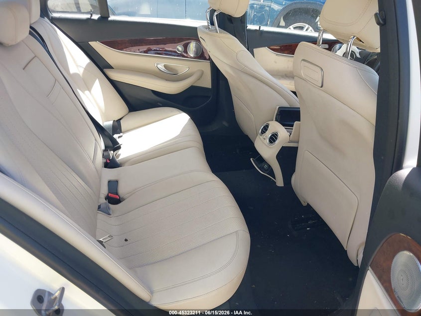 MERCEDES-BENZ E 300 - zdjęcie 8