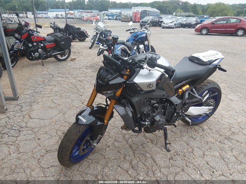 YAMAHA MT09 2025