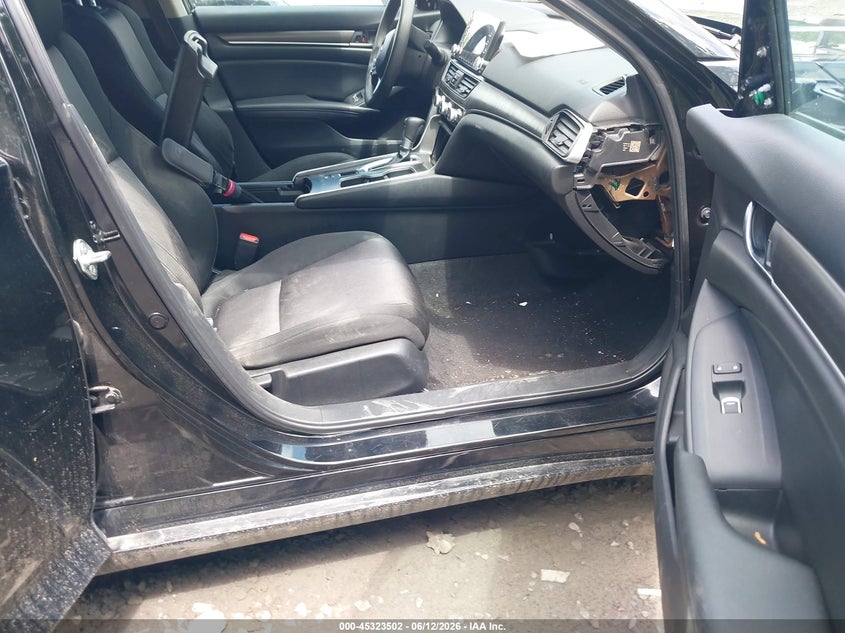 2019 HONDA ACCORD auction photo 5
