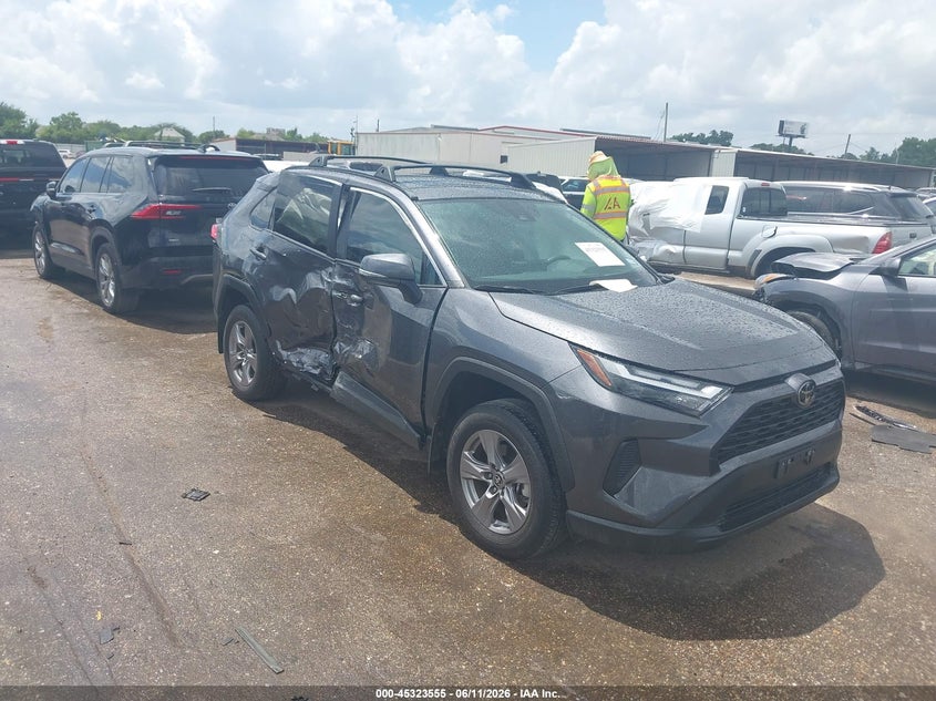 TOYOTA RAV4 XLE 2024