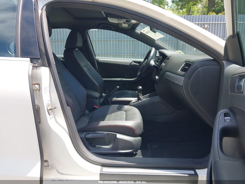 2012 Volkswagen Jetta 2.0 Gli Autobahn W/Nav white Lot 111045323598 Vin 3VW5A7AJ5CM414960