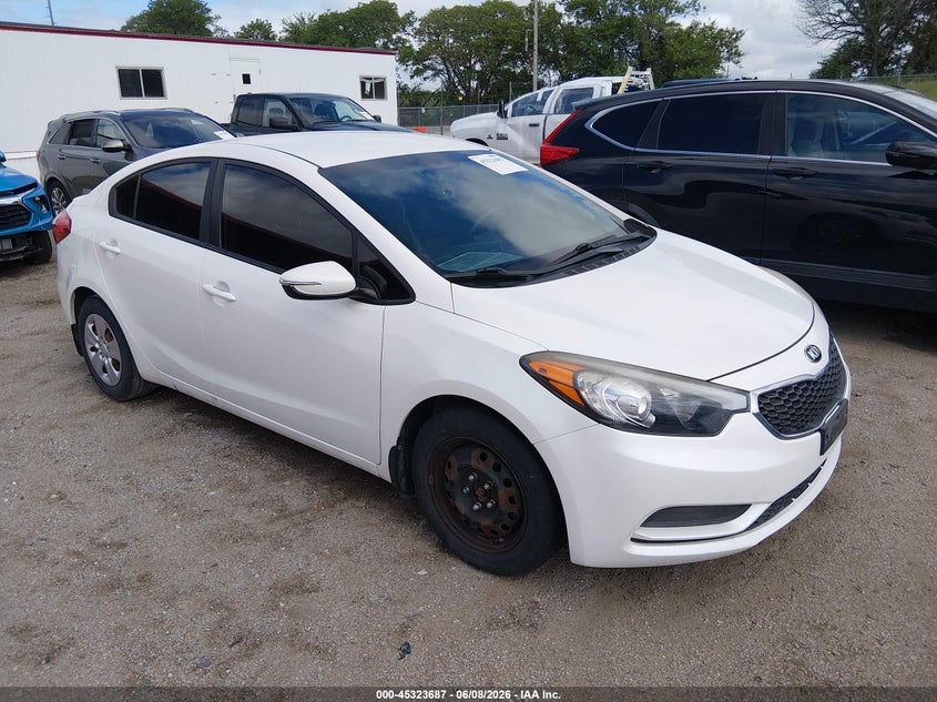Vin: knafx4a61f5306861, lot: 45821620, kia forte lx 2015 img_1