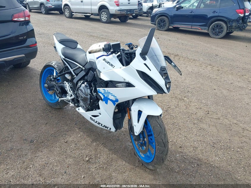 2026 SUZUKI GSX800  (VIN: JS1EM13B5T7100985)