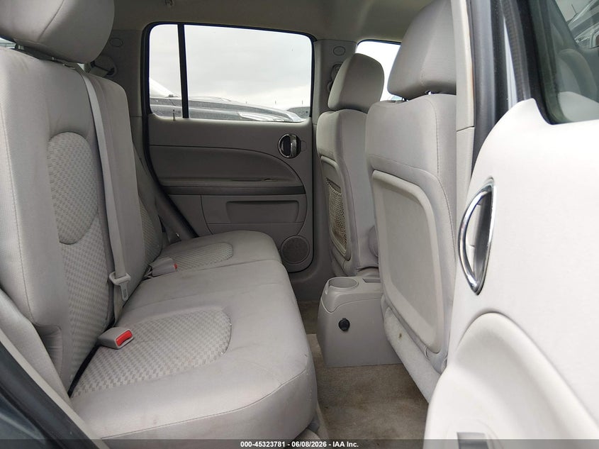 2011 CHEVROLET HHR auction photo 8