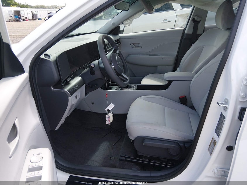 2025 HYUNDAI KONA auction photo 5