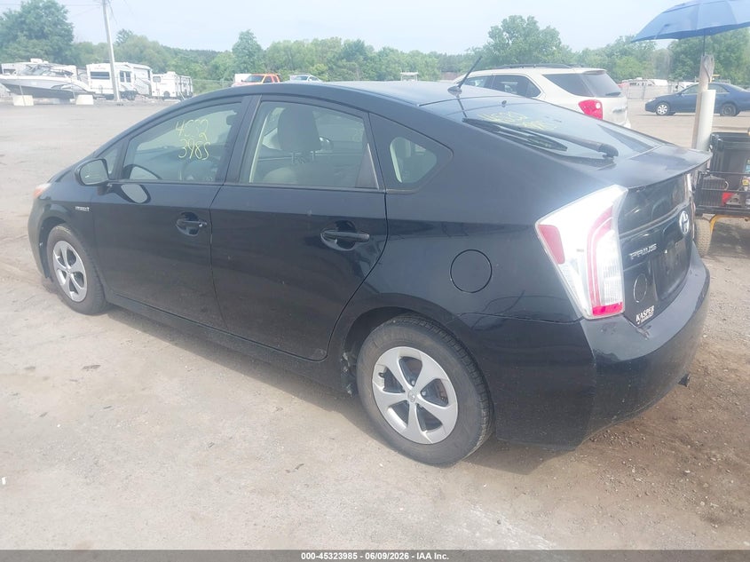 Vin: jtdkn3du7d5577805, lot: 45821918, toyota prius two 20133