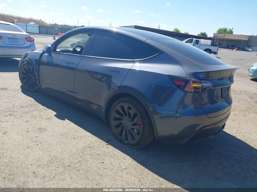 Vin: 7saygdef6pf812307, lot: 45821923, tesla model y performance dual motor all-wheel drive 20233