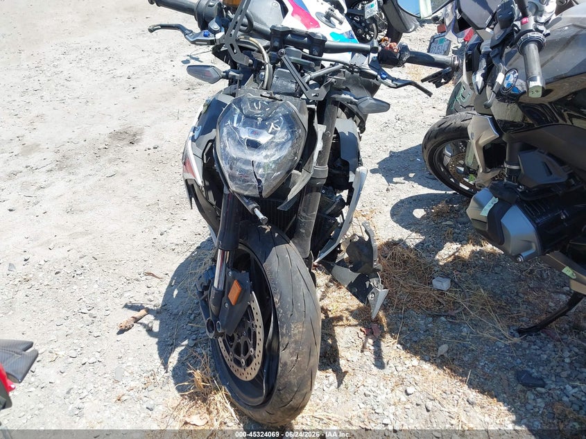 2023 BMW M MOTO 4