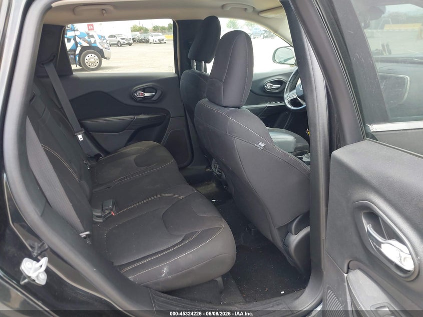 2016 JEEP CHEROKEE auction photo 8
