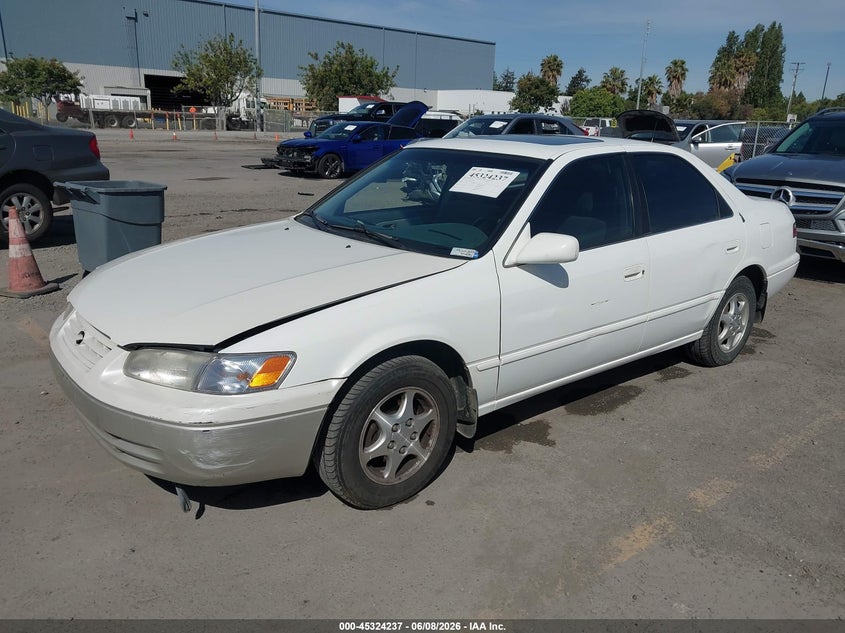 1999 Toyota Camry Le 4T1BG22K0XU892392 photo 1