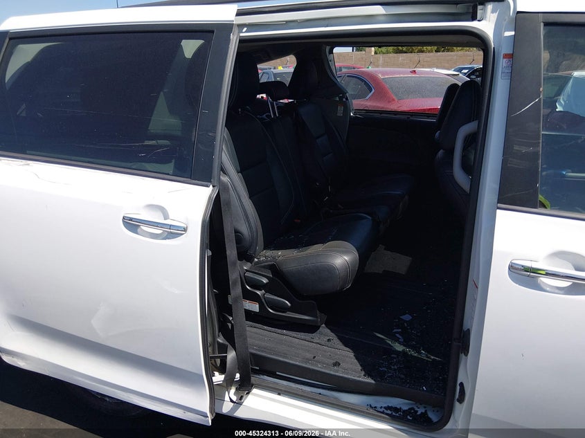 AtlanticExpress - Toyota Sienna