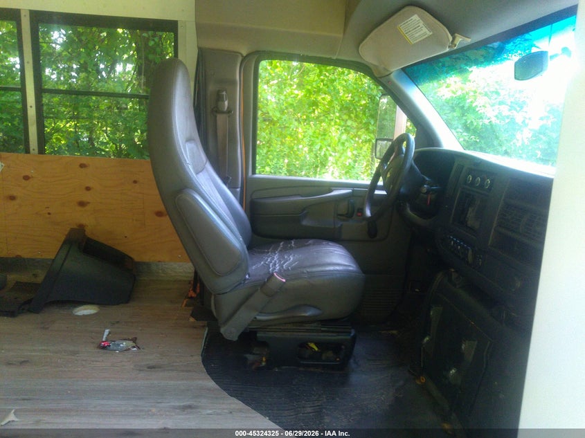 2011 CHEVROLET BUS EXPRESS CUTAWAY auction photo 5