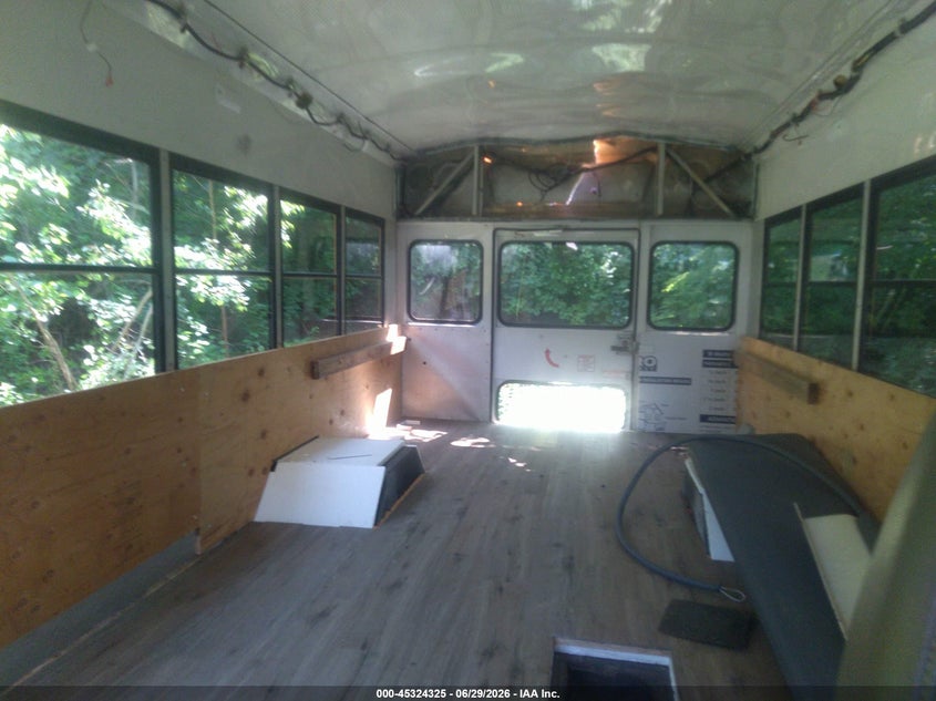 2011 CHEVROLET BUS EXPRESS CUTAWAY auction photo 7