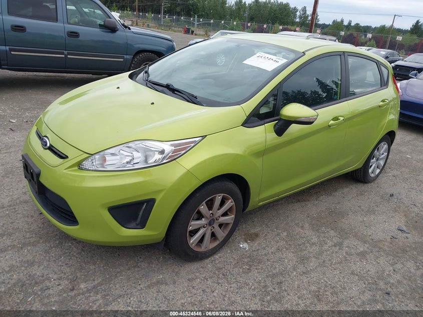 Vin: 3fadp4ej8dm119588, lot: 45822479, ford fiesta se 20132