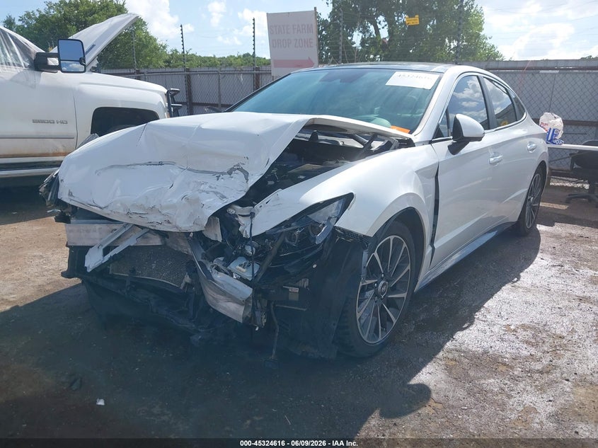 2022 HYUNDAI SONATA auction photo 2