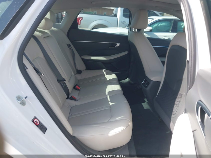 2022 HYUNDAI SONATA auction photo 8