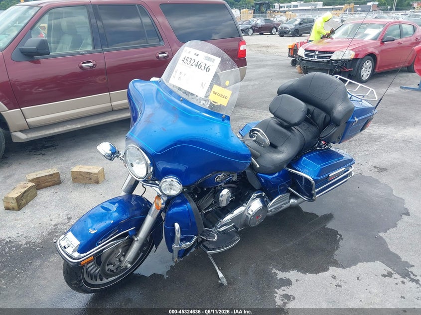 2010 HARLEY-DAVIDSON FLHTCU auction photo 2