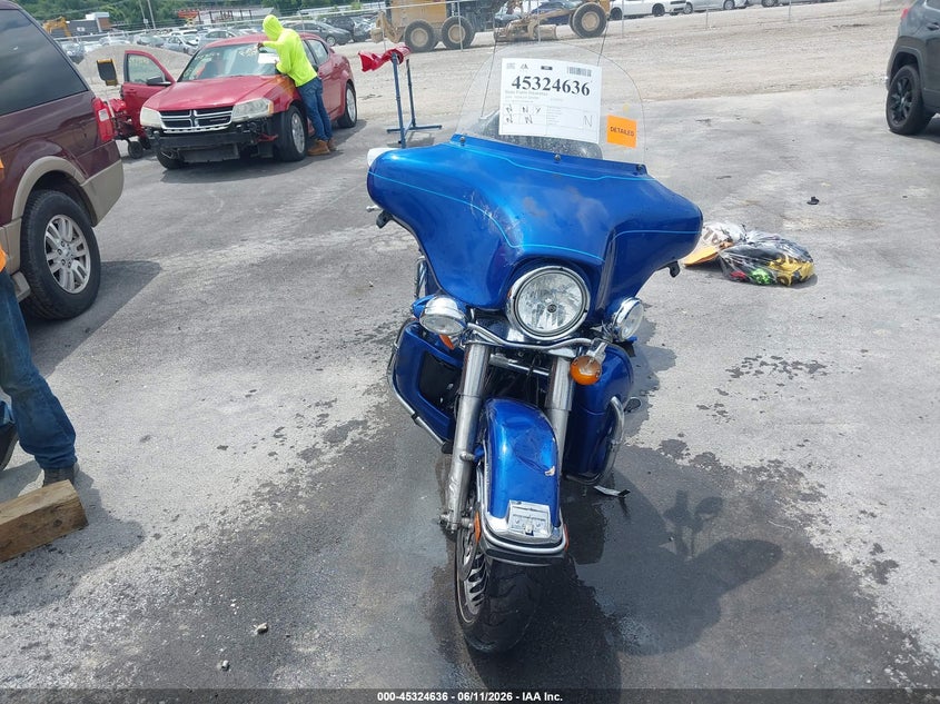 2010 HARLEY-DAVIDSON FLHTCU auction photo 5