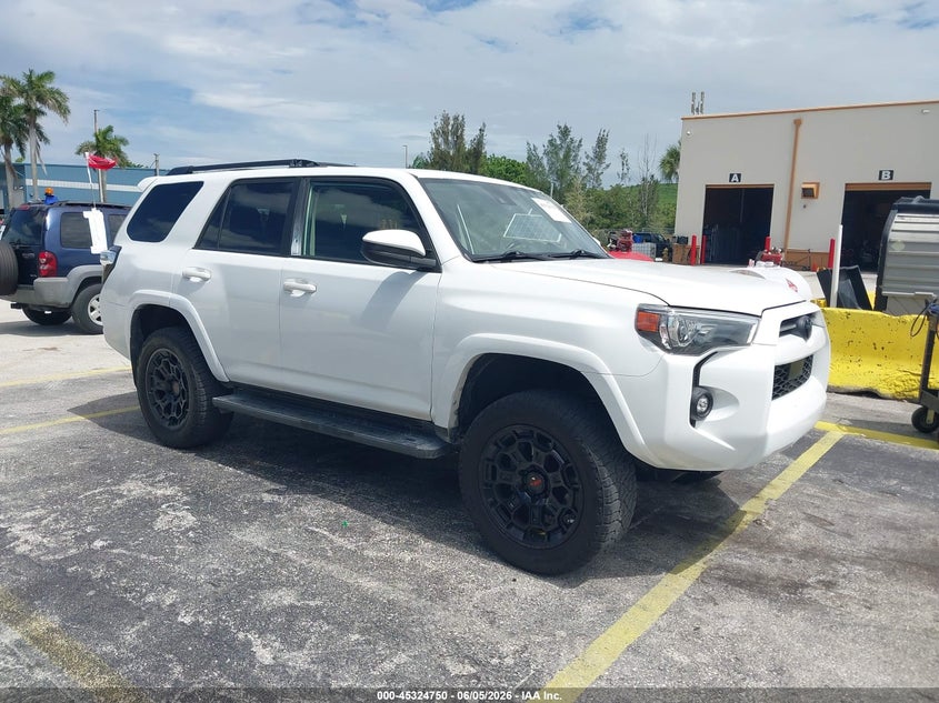Vin: jtetu5jr9n6010652, lot: 45822683, toyota 4runner trail special edition 2022 img_1