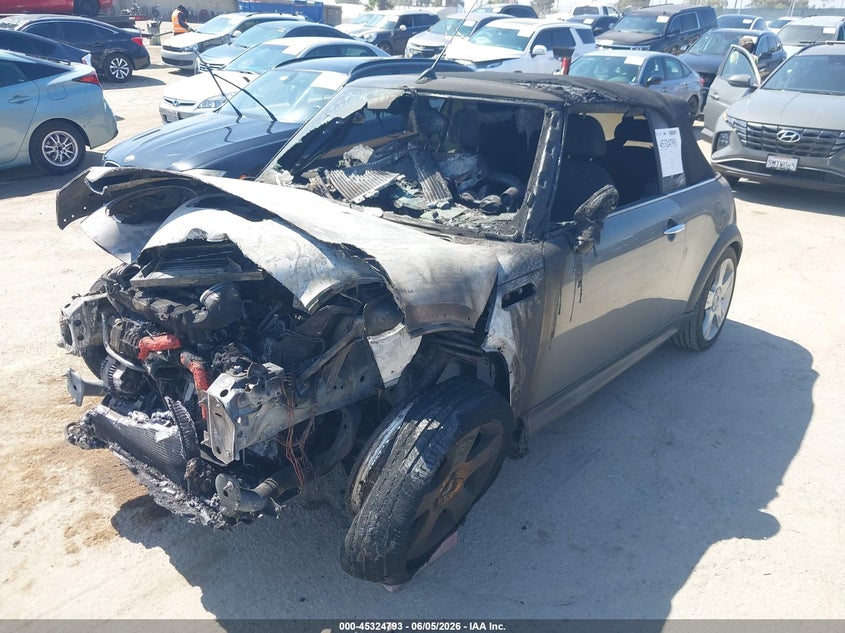 2005 Mini Cooper S VIN: WMWRH33475TF81812 Lot: 45324793