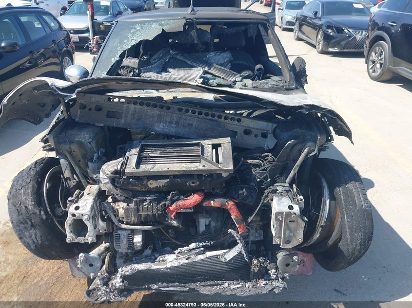 2005 Mini Cooper S VIN: WMWRH33475TF81812 Lot: 45324793