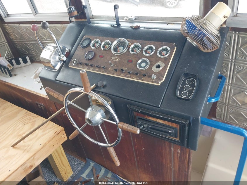 1973 NAUTALINE HOUSE BOAT auction photo 7