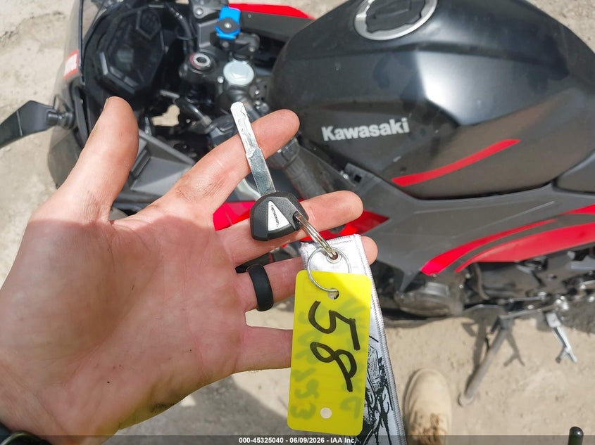 KAWASAKI EX500 2025