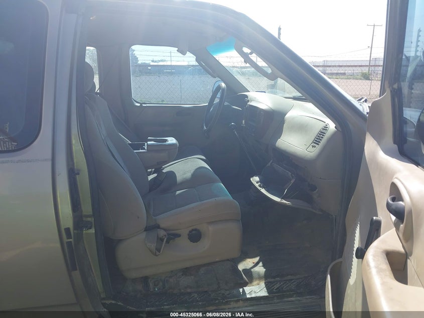 2002 FORD F-150 auction photo 5