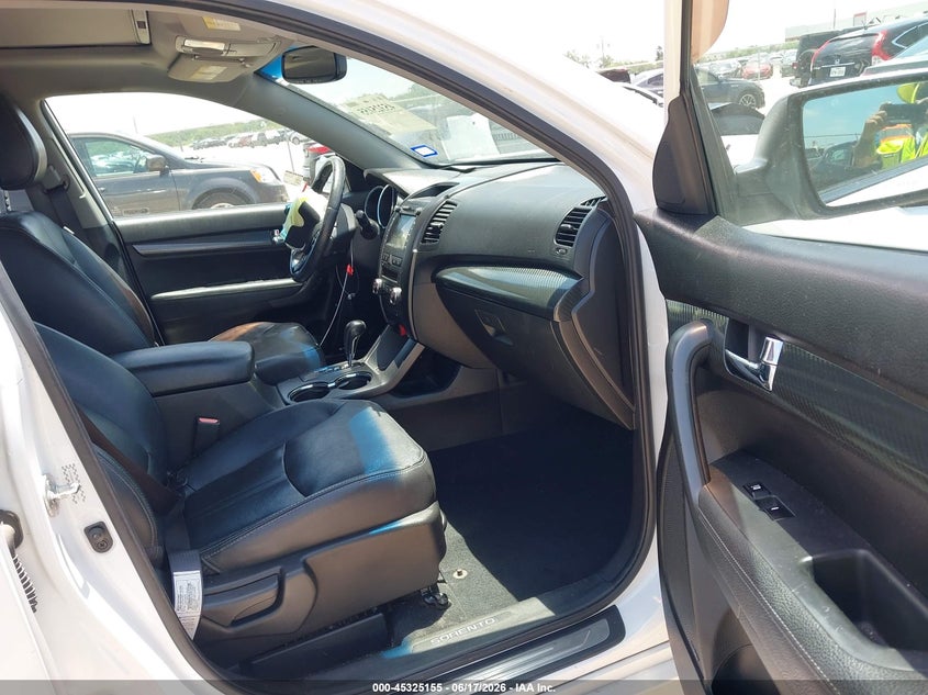 2011 KIA SORENTO auction photo 5