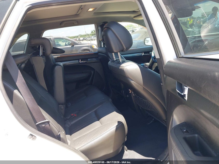 2011 KIA SORENTO auction photo 8