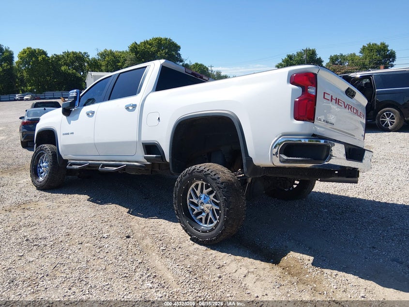2021 CHEVROLET SILVERADO 2500HD 4WD STANDARD BED LTZ — Photo 3