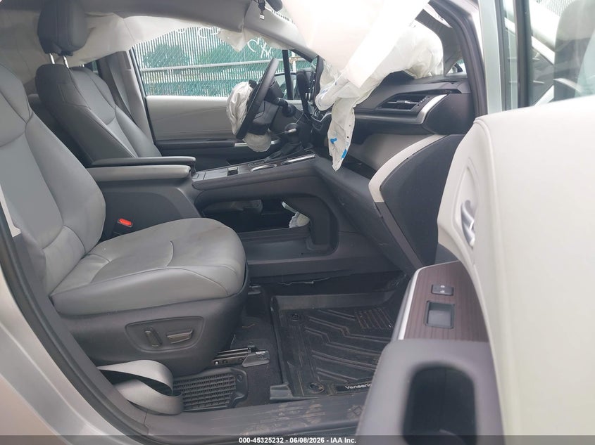 2023 TOYOTA SIENNA 2.5L I-4 DI, DOHC, V(VIN: 5TDYRKEC2PS173680