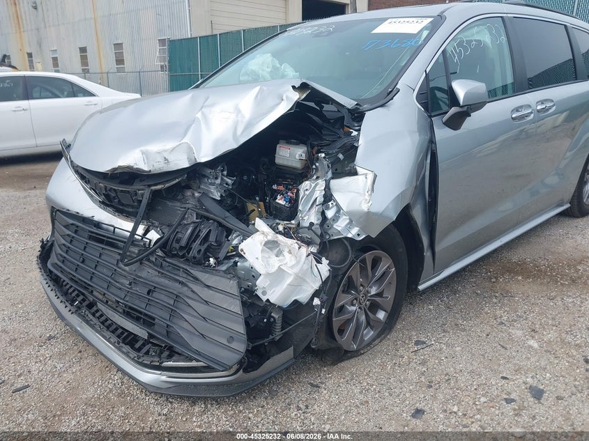 2023 TOYOTA SIENNA 2.5L I-4 DI, DOHC, V(VIN: 5TDYRKEC2PS173680