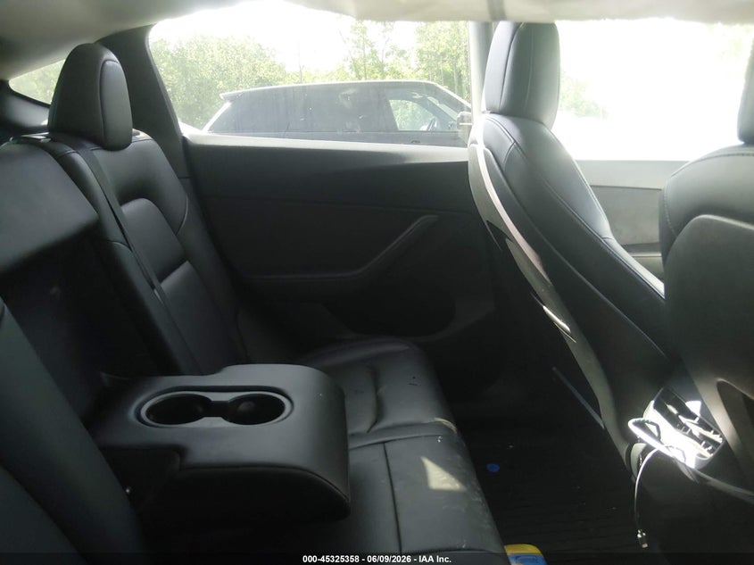2021 TESLA MODEL Y ELECTRIC(VIN: 5YJYGDEE3MF196694