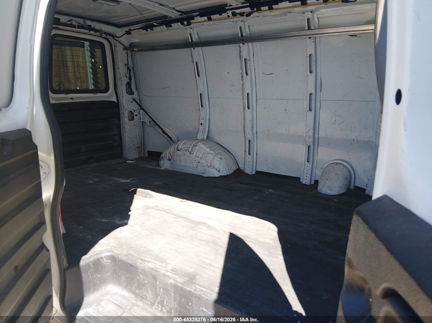 2010 CHEVROLET EXPRESS 1500 auction photo 8