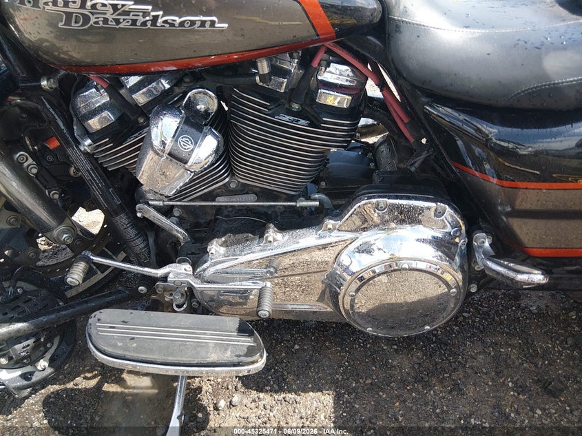2017 Harley-Davidson Flhxs Street Glide Special VIN: 1HD1KRC35HB641233 Lot: 45325471