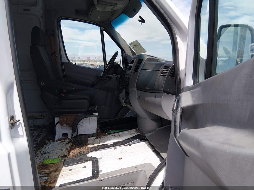 2012 MERCEDES-BENZ SPRINTER 2500 auction photo 5