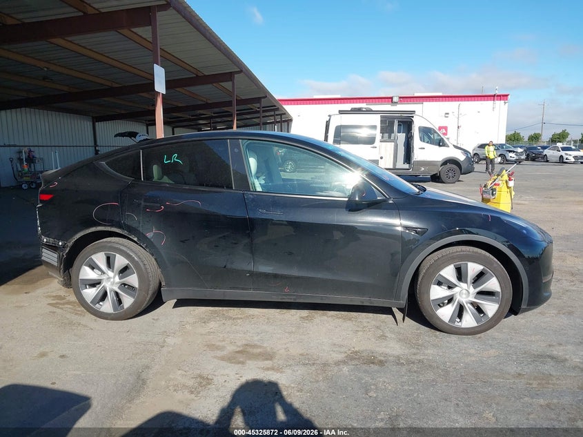2022 Tesla Model Y Long Range Dual Motor All-Wheel Drive VIN: 7SAYGDEE5NF536223 Lot: 45325872