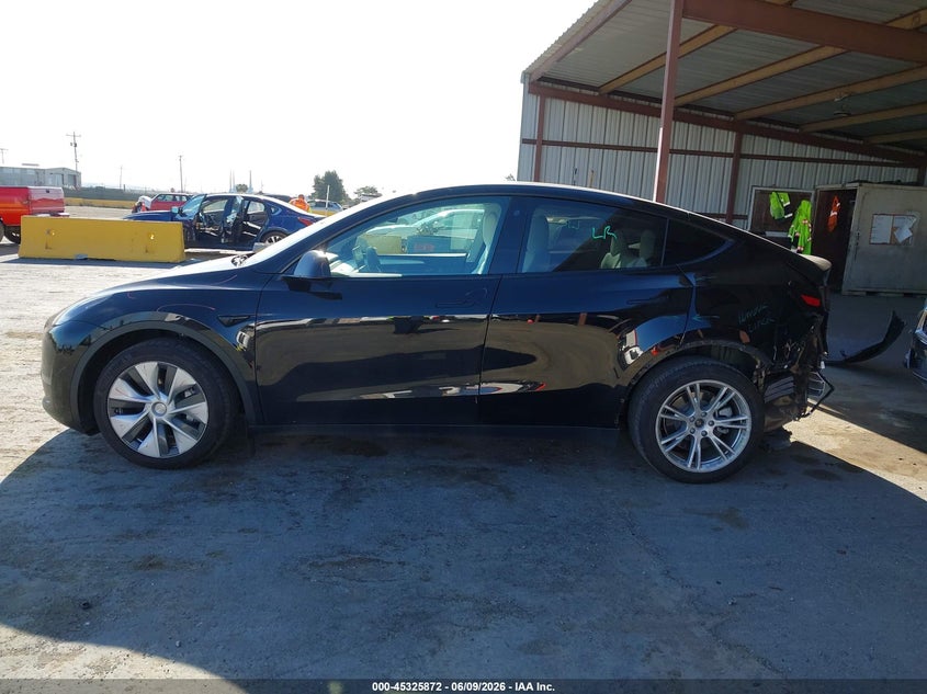 2022 Tesla Model Y Long Range Dual Motor All-Wheel Drive VIN: 7SAYGDEE5NF536223 Lot: 45325872