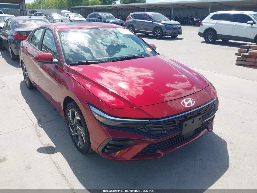 2025 HYUNDAI ELANTRA auction photo 1