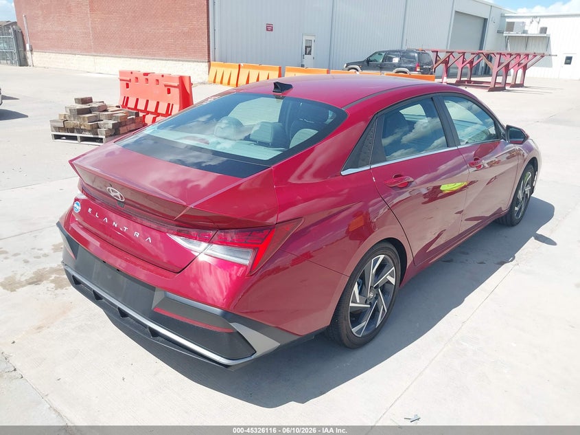 2025 HYUNDAI ELANTRA auction photo 4