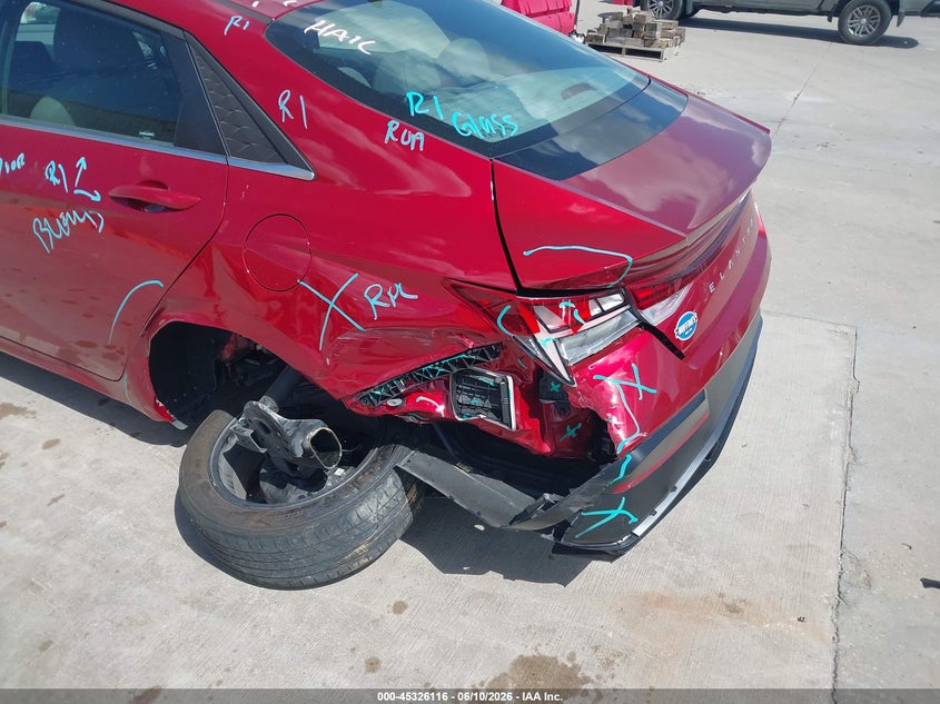 2025 HYUNDAI ELANTRA auction photo 6