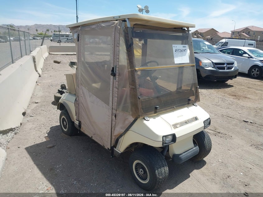 1991 CLUB CAR GOLF CART auction photo 1