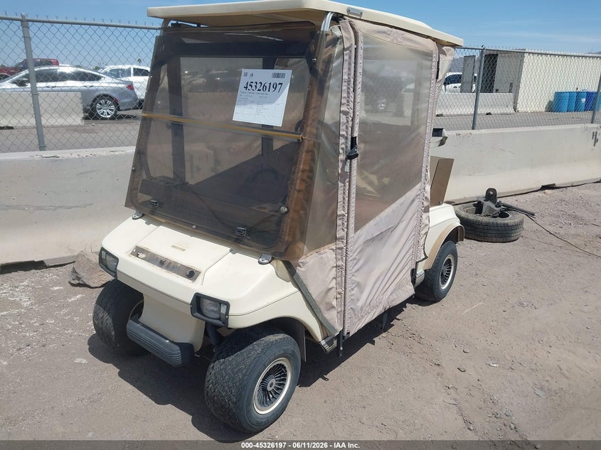 1991 CLUB CAR GOLF CART auction photo 2