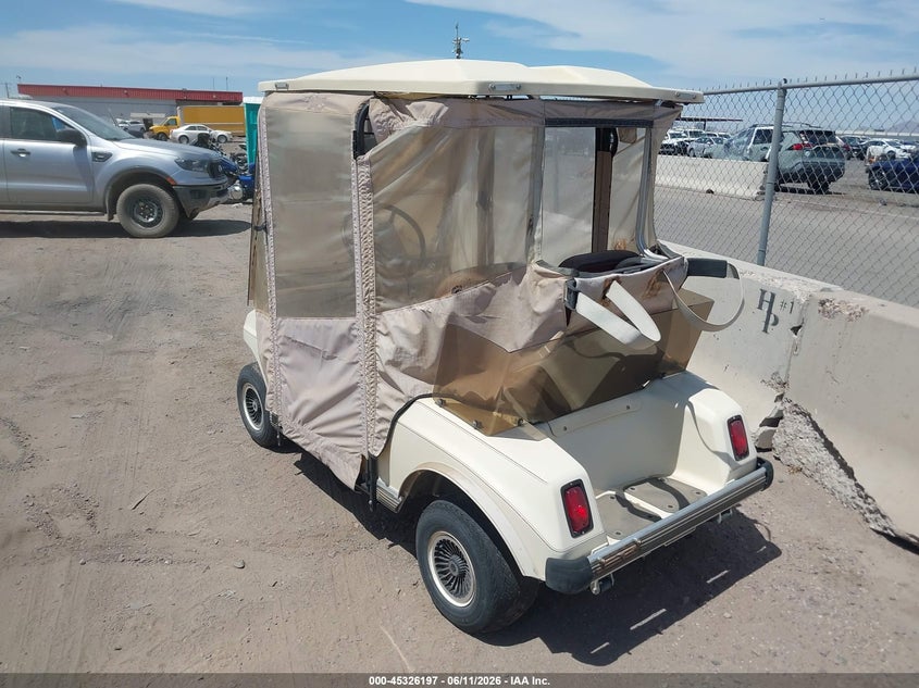 1991 CLUB CAR GOLF CART auction photo 3