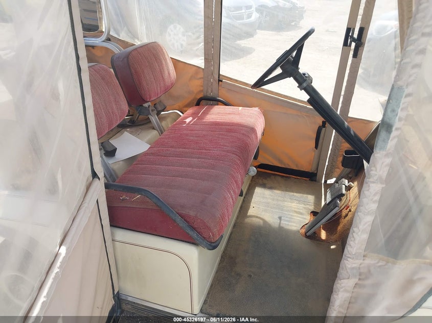 1991 CLUB CAR GOLF CART auction photo 5